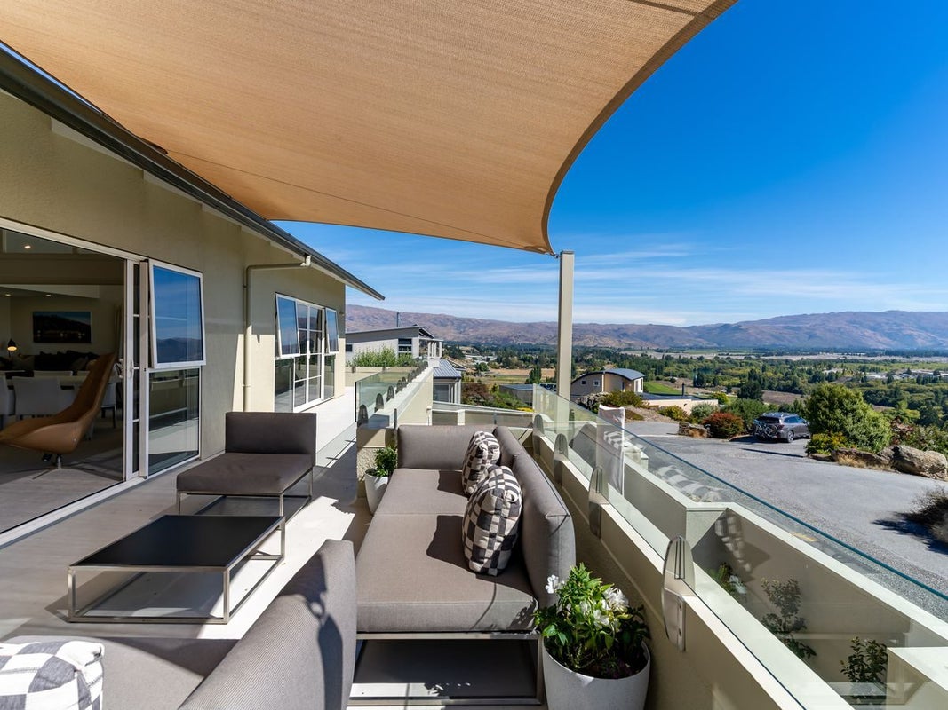 1 Hawkdun Place, Bridge Hill, Alexandra - Carousel 1
