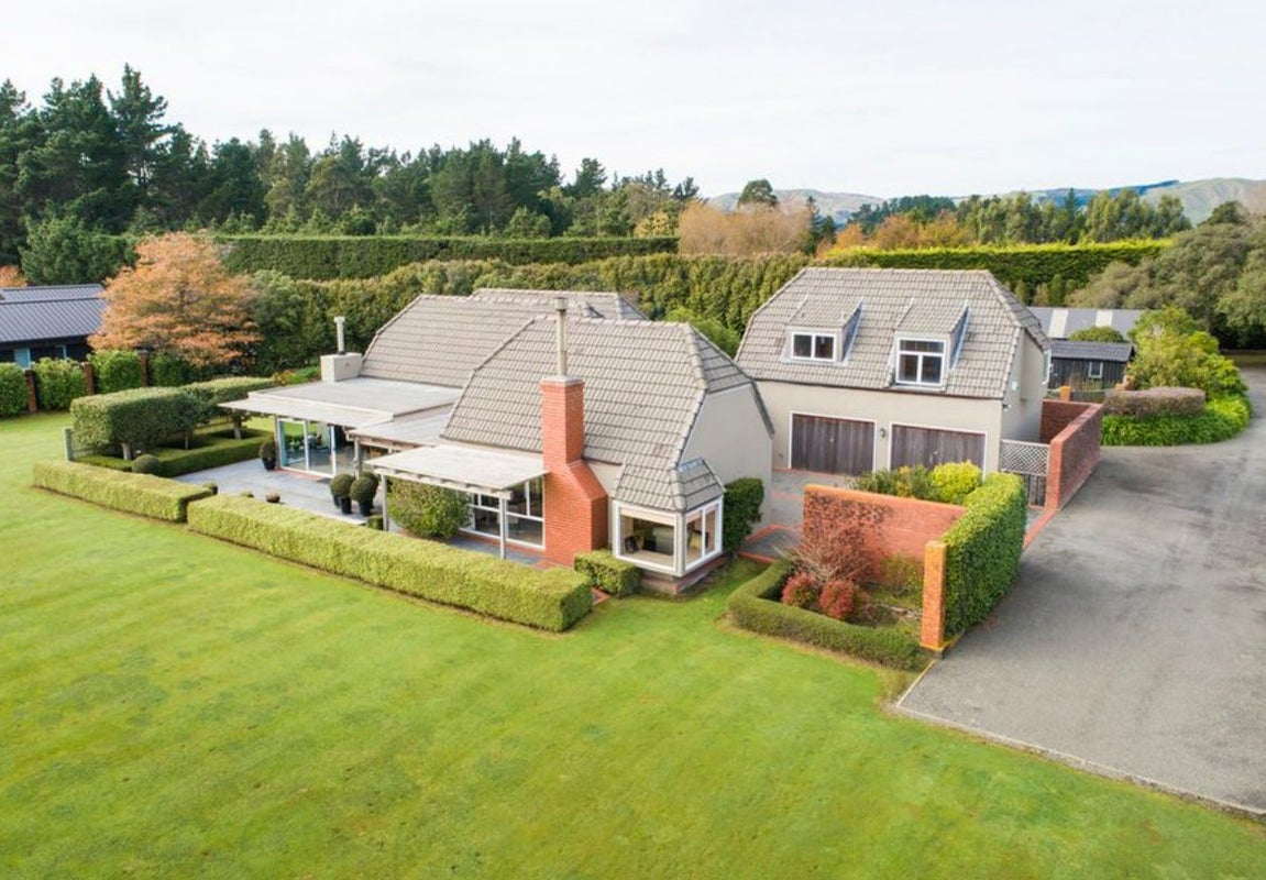 38 Titirangi Drive, Fitzherbert, Palmerston North - Carousel 2