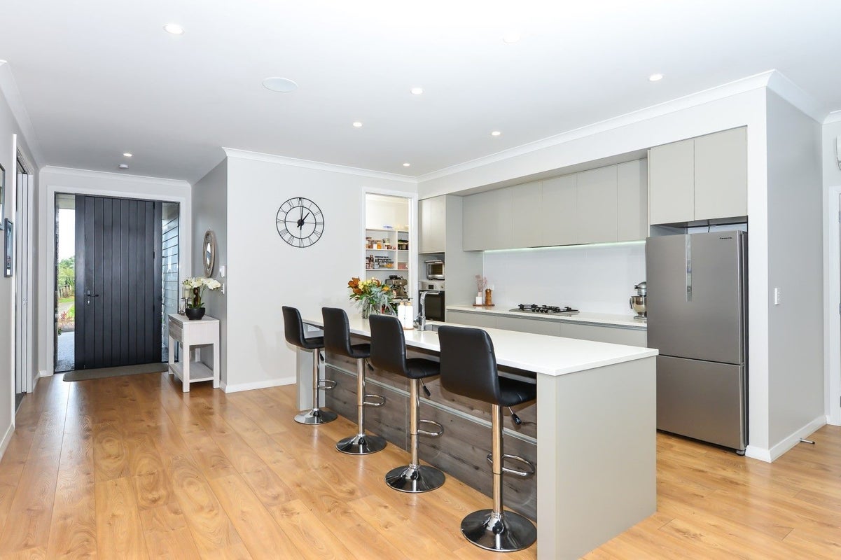 39 Helen June Avenue, Flagstaff, Hamilton - Carousel 2