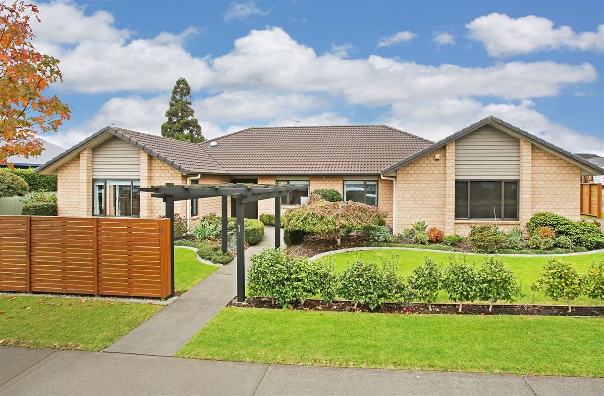 1 Overend Court, Pukekohe, Auckland - Carousel 2