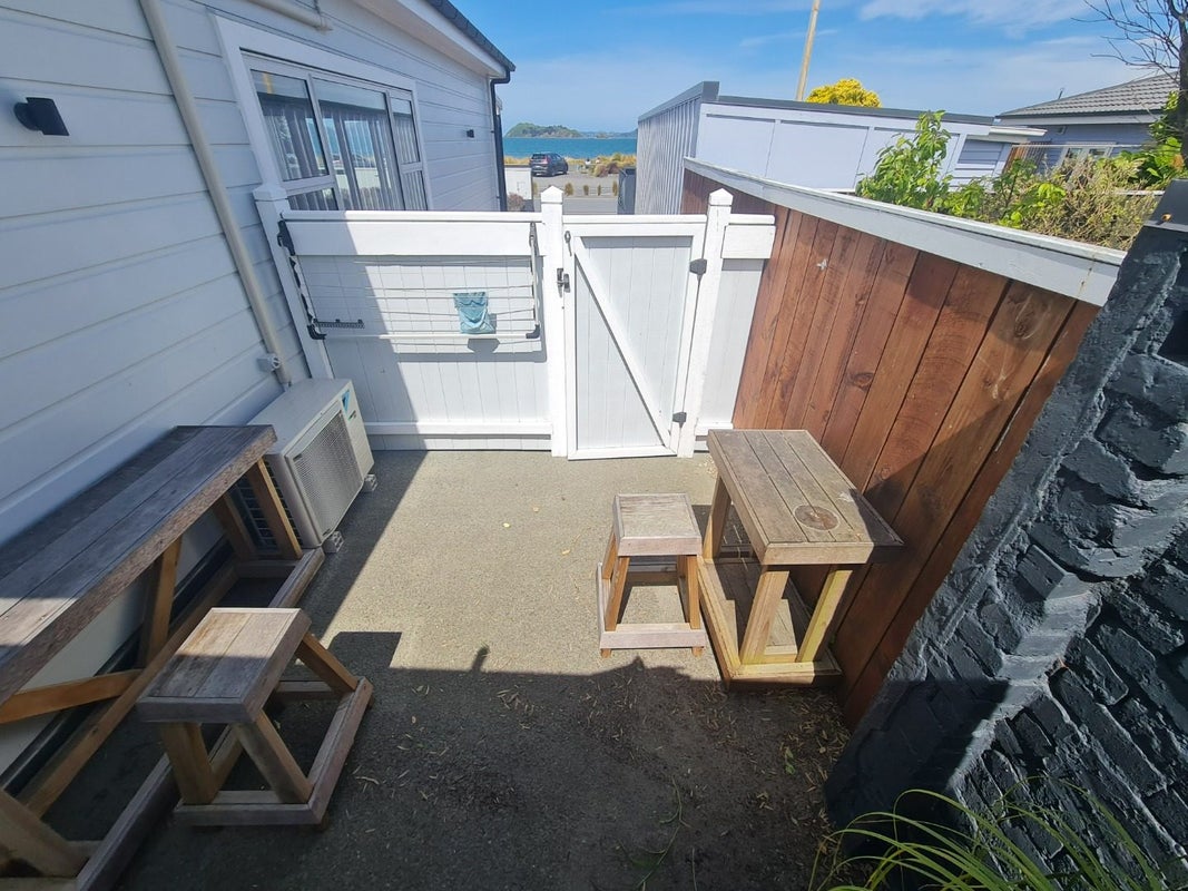 153 The Esplanade, Petone, Lower Hutt - Carousel 9