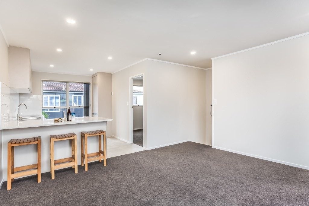 2/47 Point Chevalier Road, Point Chevalier, Auckland - Carousel 2