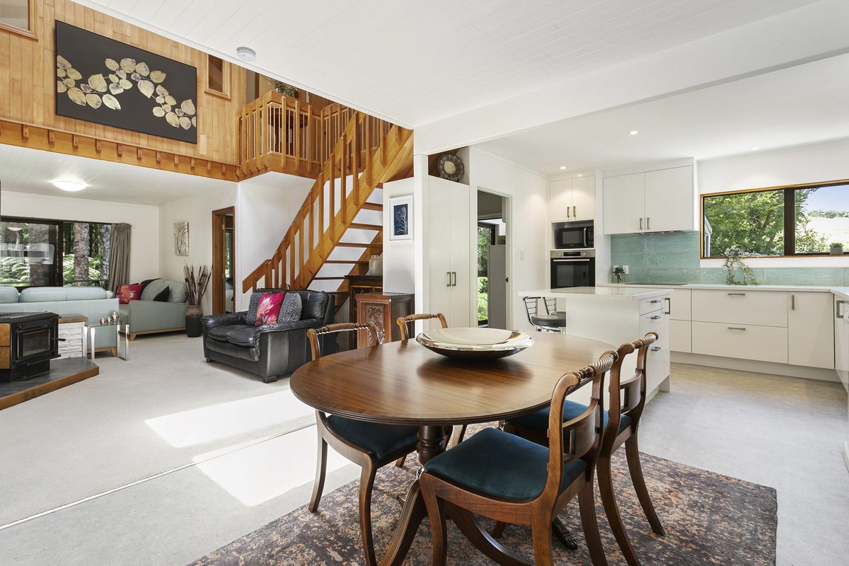 25 Napuka Road, Henderson Valley, Auckland - Carousel 2