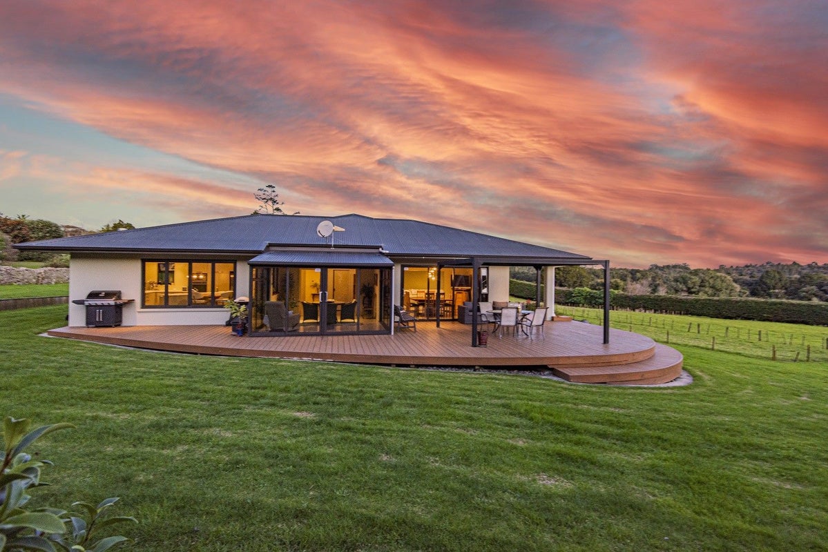 58 Forest View Road, Te Kamo, Whangarei - Carousel 1