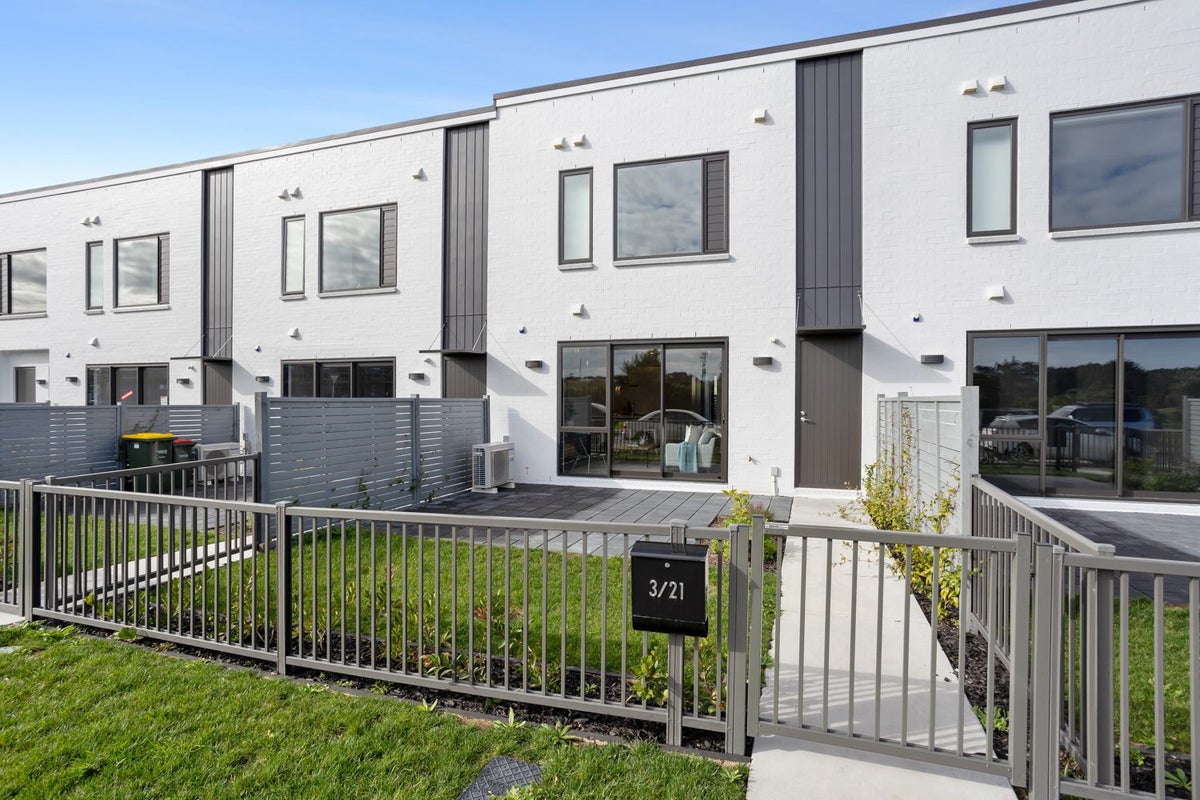 3/21 Boyes Avenue, Whenuapai, Auckland - Carousel 1