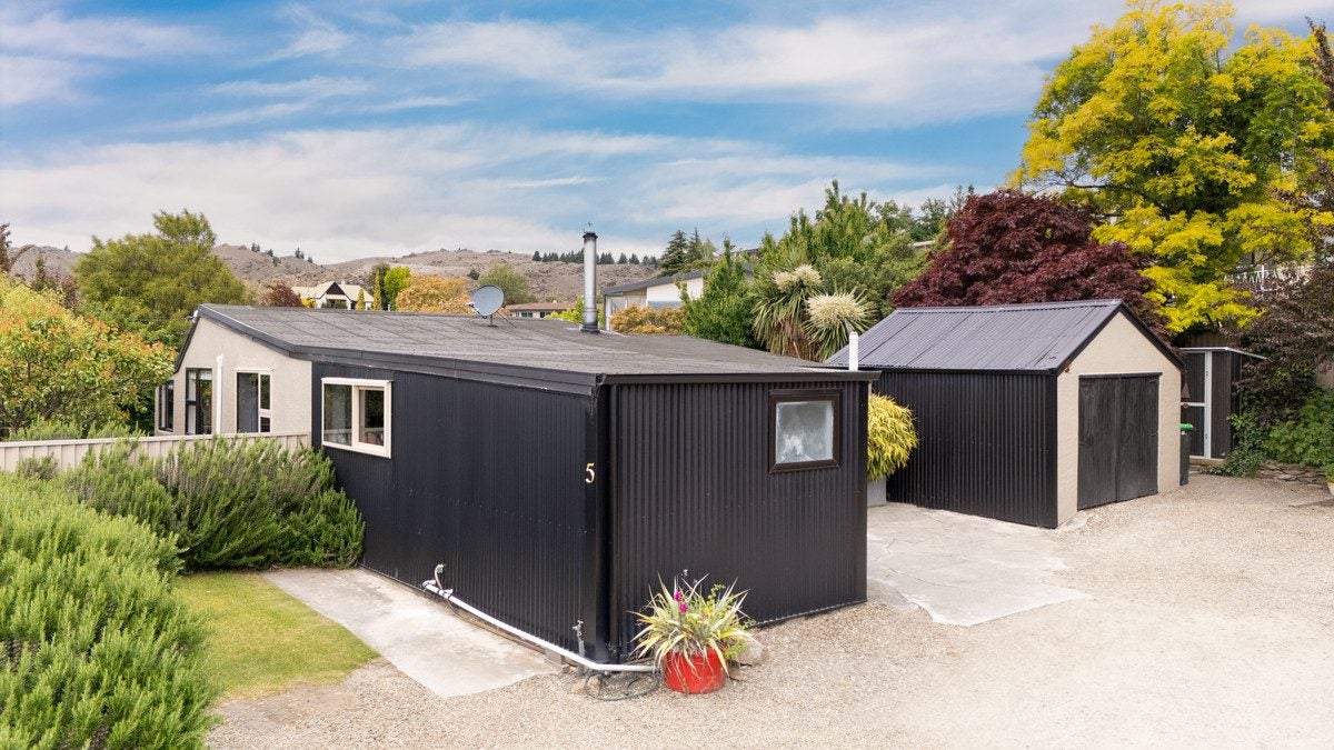 5 Athenry Road, Bridge Hill, Alexandra - Carousel 1