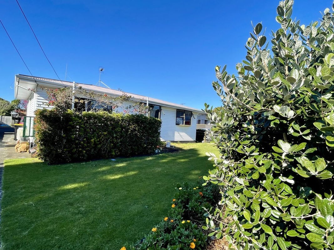 35 Queen Road, Bellevue, Tauranga - Carousel 2