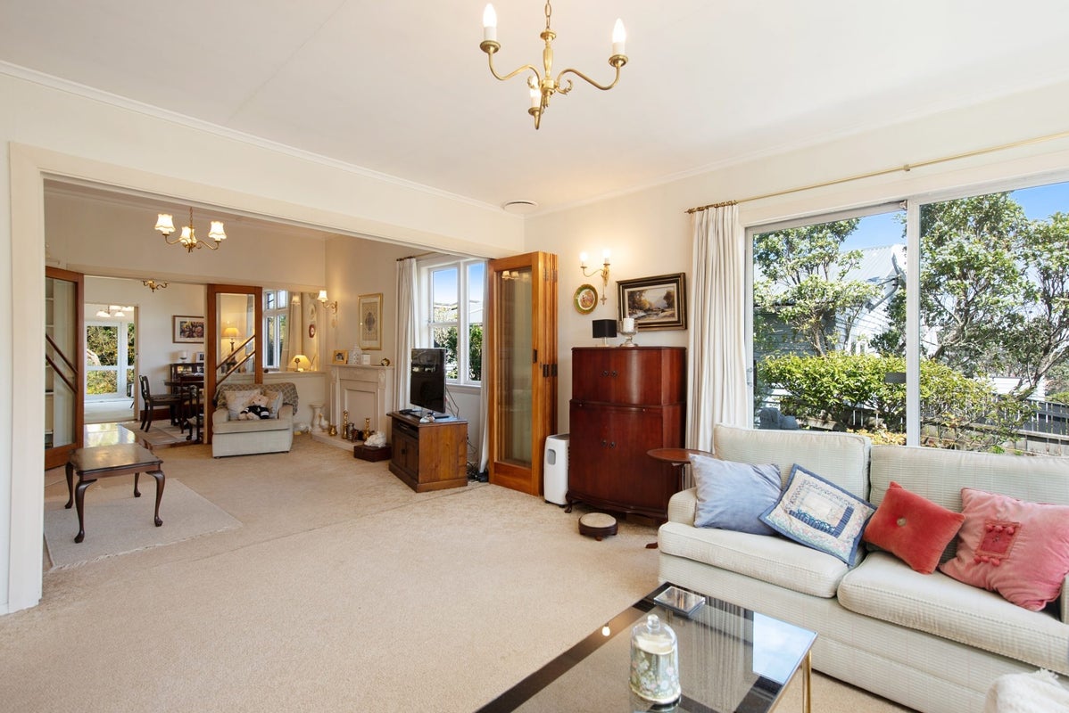 5 Shortland Street, Khandallah, Wellington - Carousel 2
