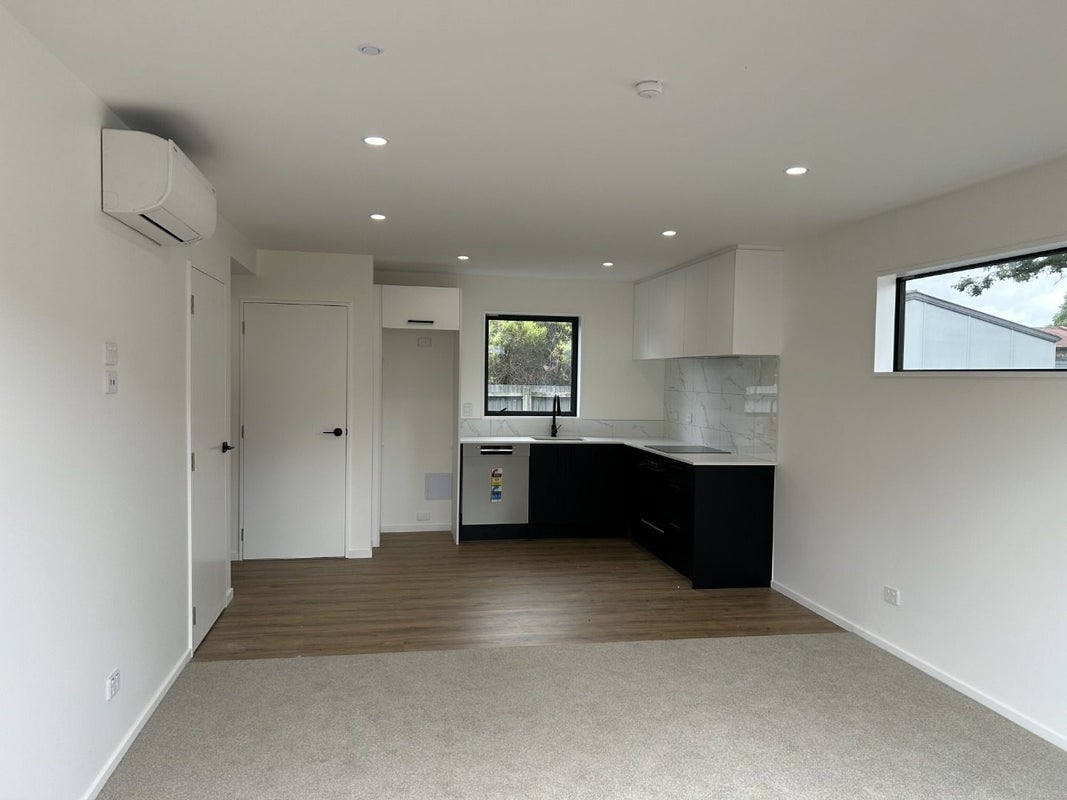 2/31 Somerset Crescent, Spreydon, Christchurch - Carousel 2