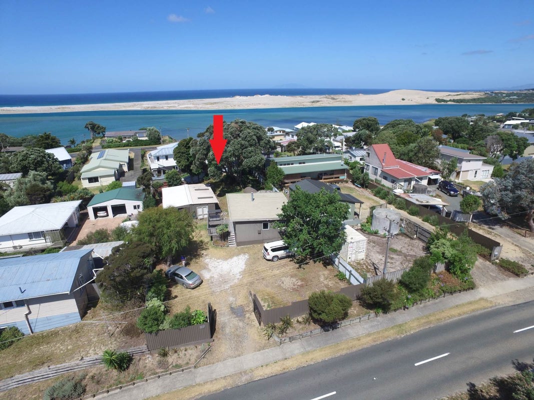 37 Moir Point Road, Mangawhai Heads, Mangawhai - Carousel 1
