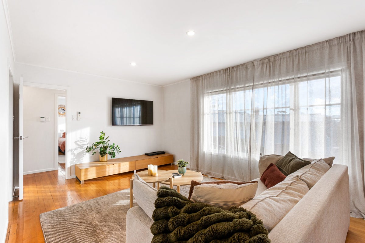 56 Vodanovich Road, Te Atatu South, Auckland - Carousel 2