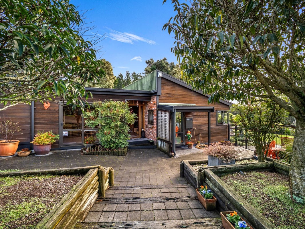 158 Puketitiri Road, Poraiti, Napier - Carousel 1