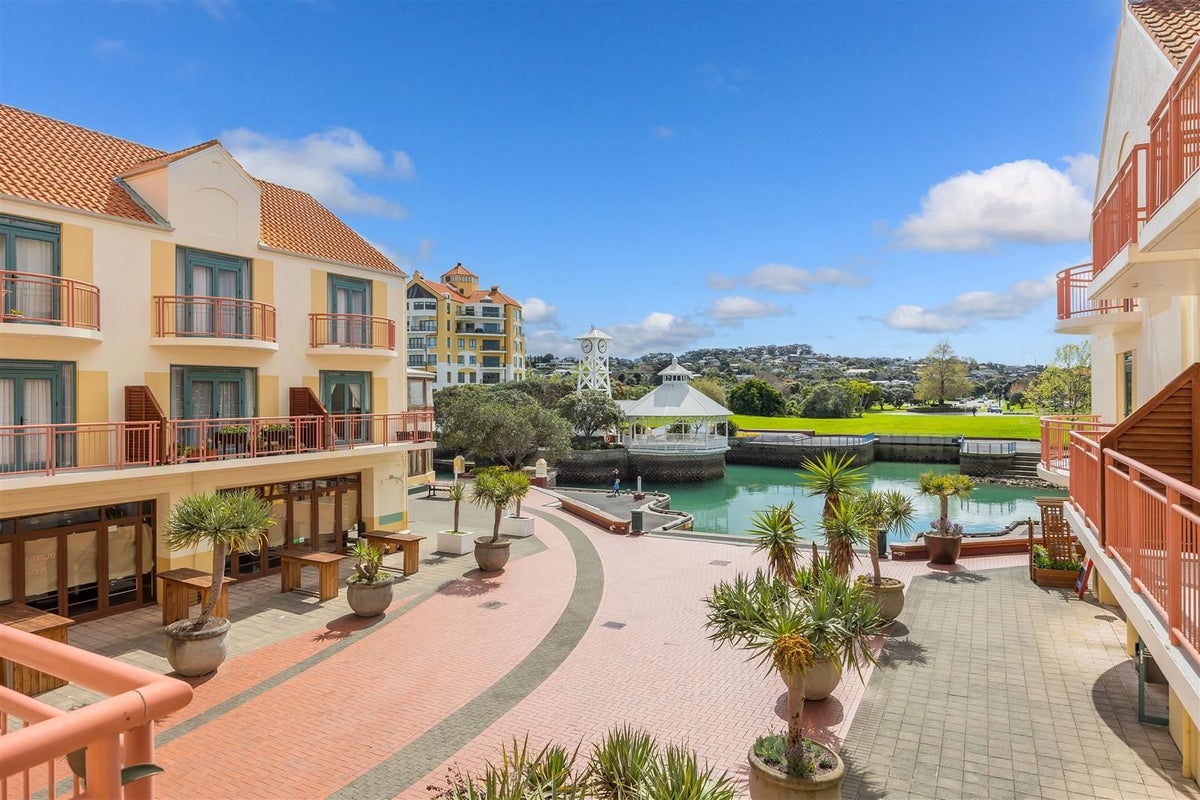 164 Harbour Village Drive, GULF HARBOUR, WHANGAPARAOA - Carousel 1