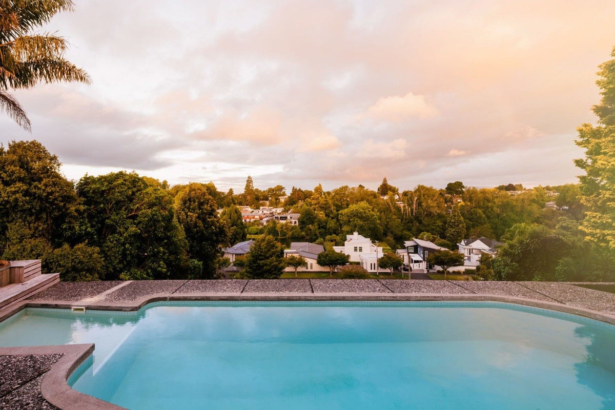42 Beerescourt Road, Beerescourt, Hamilton, Waikato - Carousel 2
