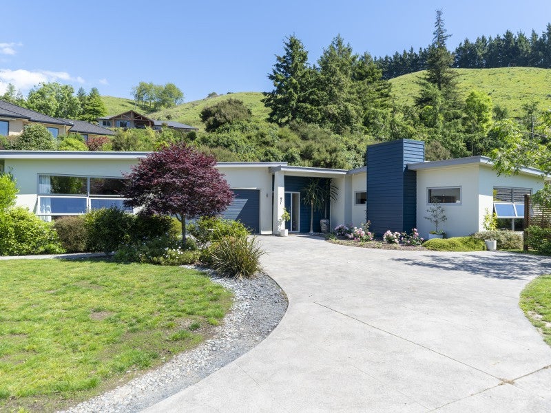 8 Tussock Place, Stoke, Nelson - Carousel 1