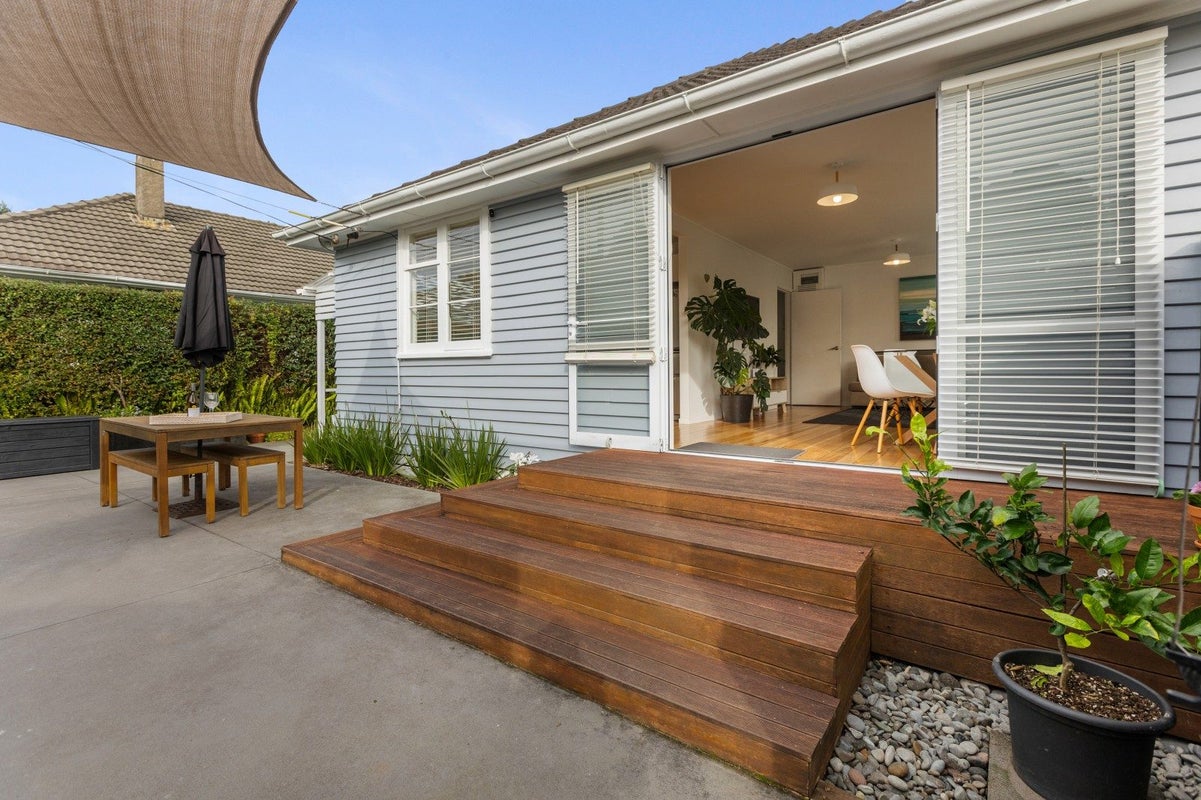 7 Camden Street, Vogeltown, New Plymouth - Carousel 1