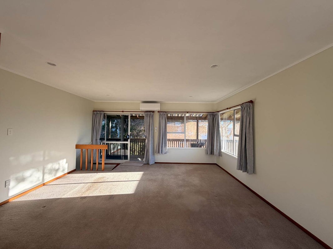 142 Rangatira Road, Beach Haven, Auckland - Carousel 2