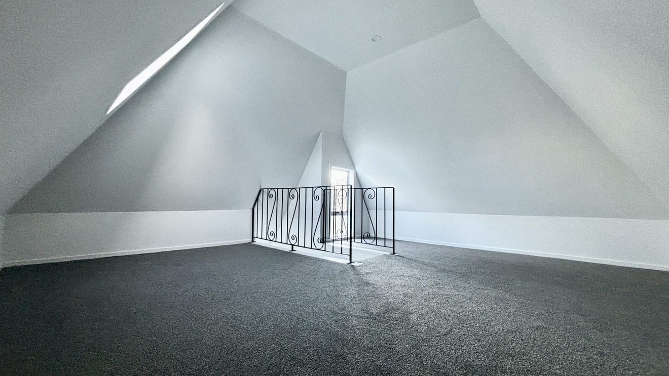 8/24 Parliament Street, Melling, Lower Hutt - Carousel 9
