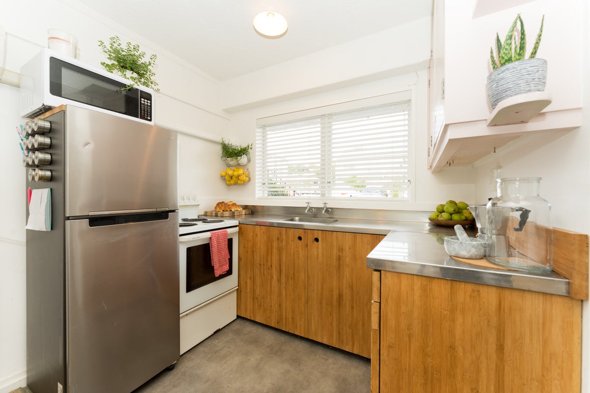 2/19 Britannia Street, Petone, Lower Hutt - Carousel 2