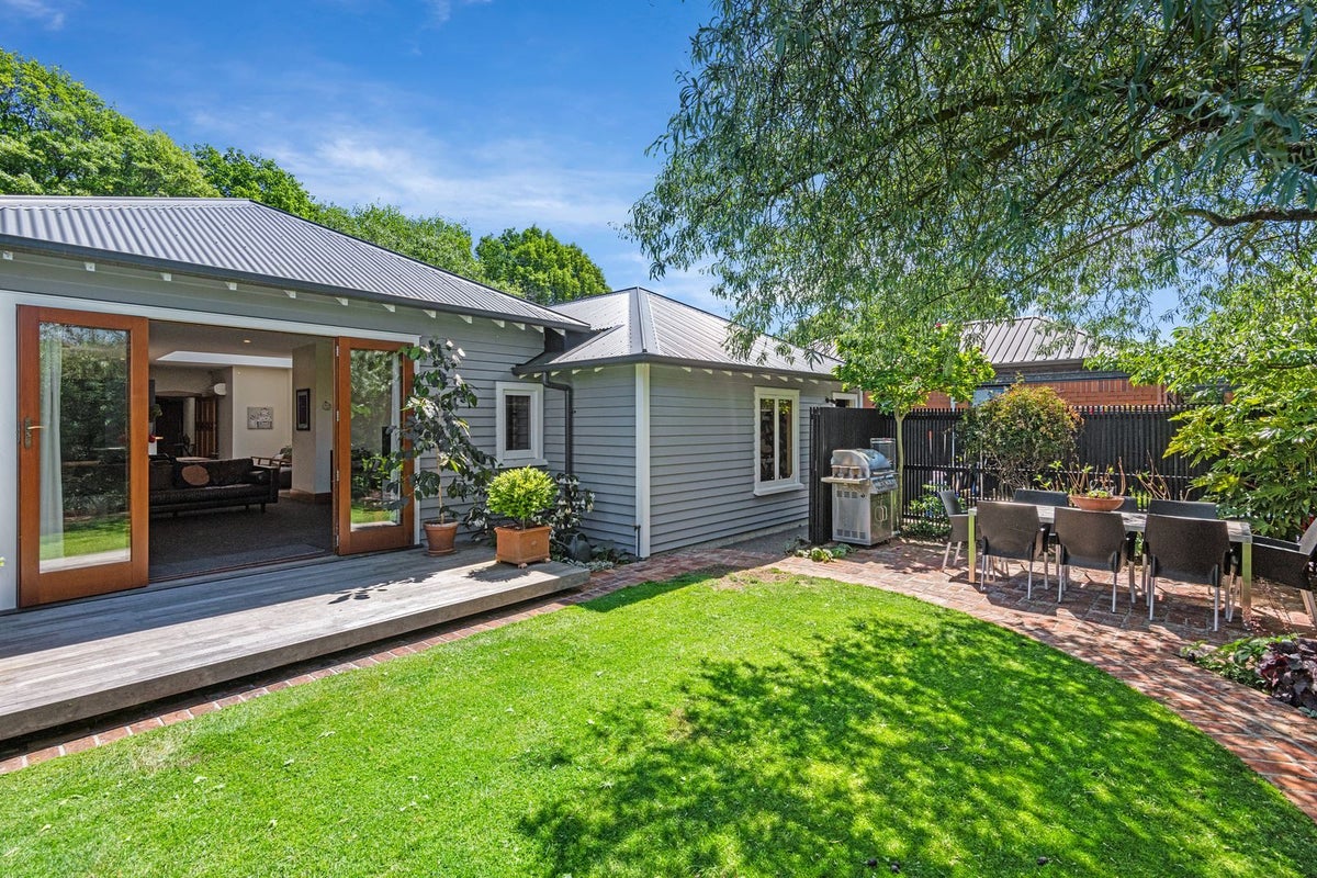 11 Massey Crescent, St Albans, Christchurch - Carousel 2