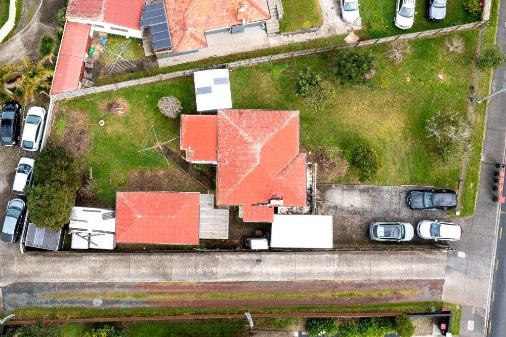 17 Maioro Street, New Windsor, Auckland - Carousel 2