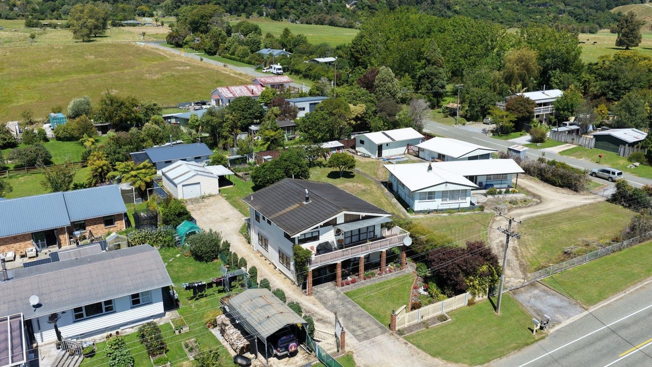 616 Abel Tasman Drive, Clifton, Takaka - Carousel 2