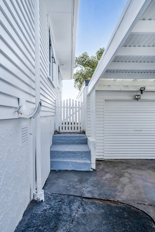 33 Clearmont Crescent, Blagdon, New Plymouth - Carousel 36
