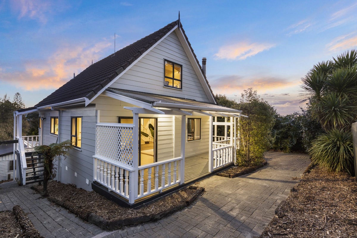 13 Sungrove Rise, Sunnyvale, Auckland - Carousel 2