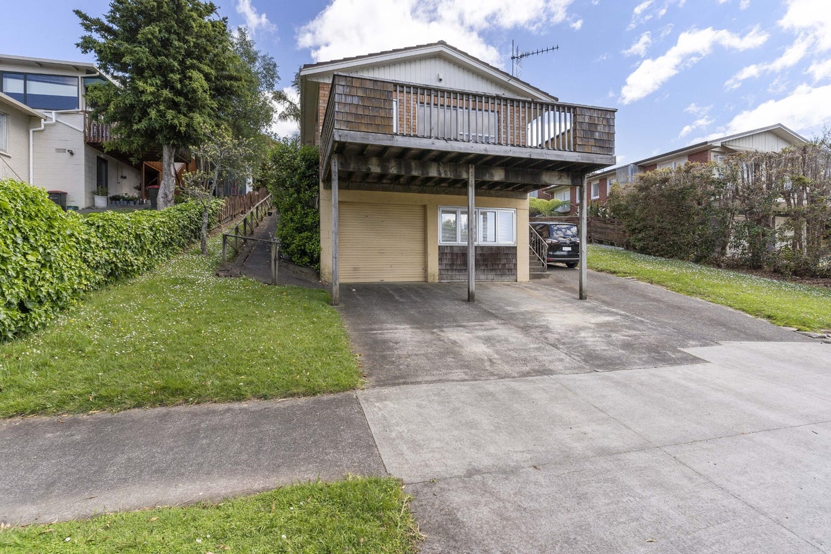 1/25 Simkin Avenue, St Johns, Auckland - Carousel 1