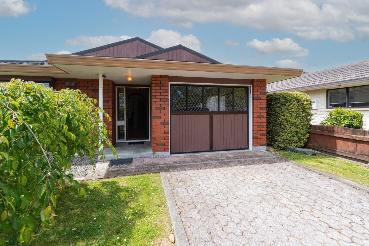 1 Astrid Court, Awapuni, Palmerston North - Carousel 1