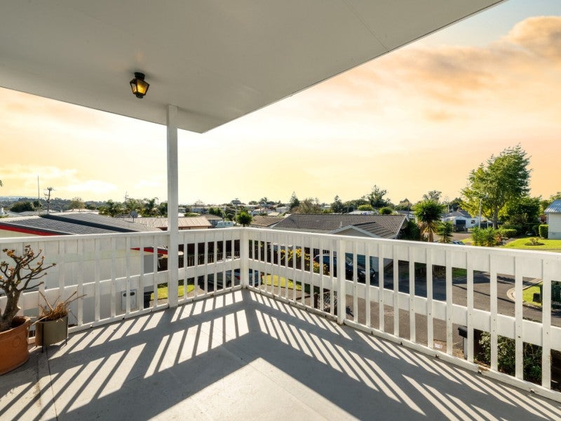 16 Park View Rise, Gate Pa, Tauranga - Carousel 1