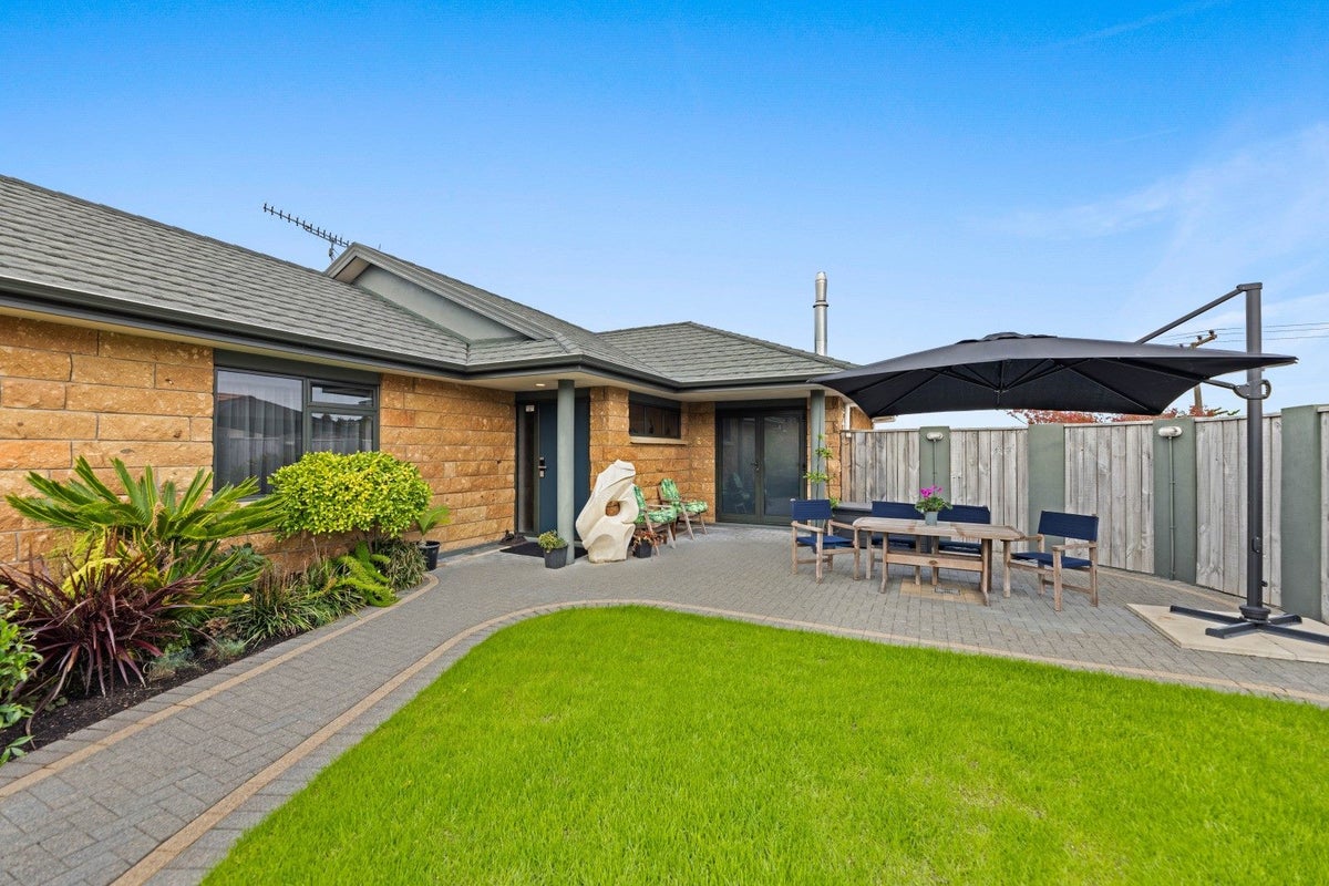 34 Kinder Street, Acacia Bay, Taupo - Carousel 2
