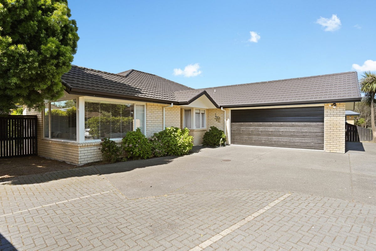 48 Thomas Road, Huntington, Hamilton - Carousel 1