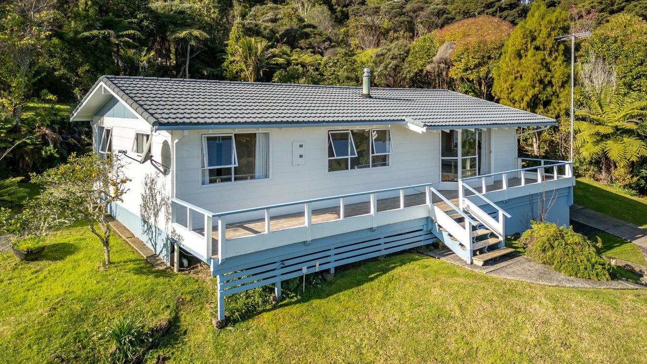 121 James Street, Coromandel, Coromandel - Carousel 1