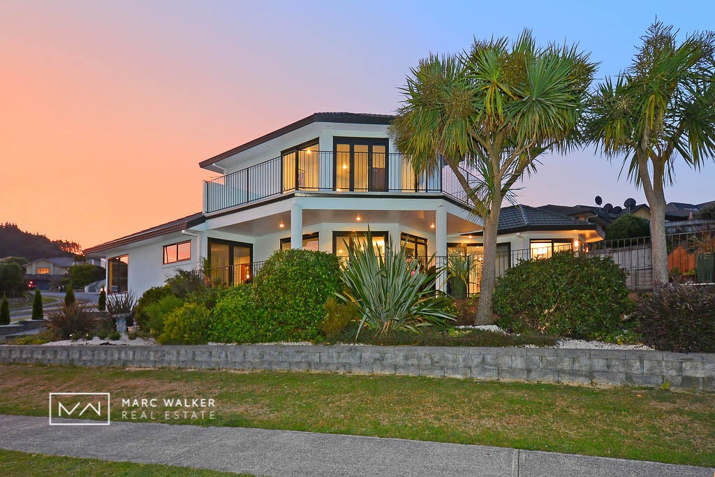 14 Kirton Drive, Riverstone Terraces, Upper Hutt - Carousel 1