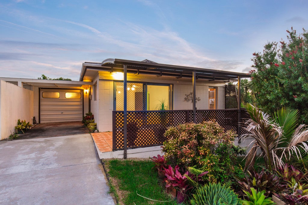 15B CLARESHOLM Place, Mangere Bridge, Auckland - Carousel 1