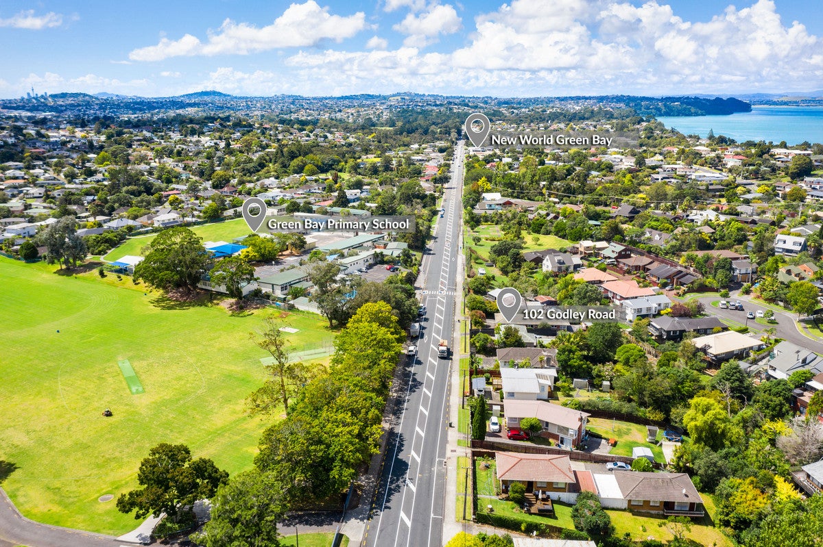 102 Godley Road, Green Bay, Auckland - Carousel 2