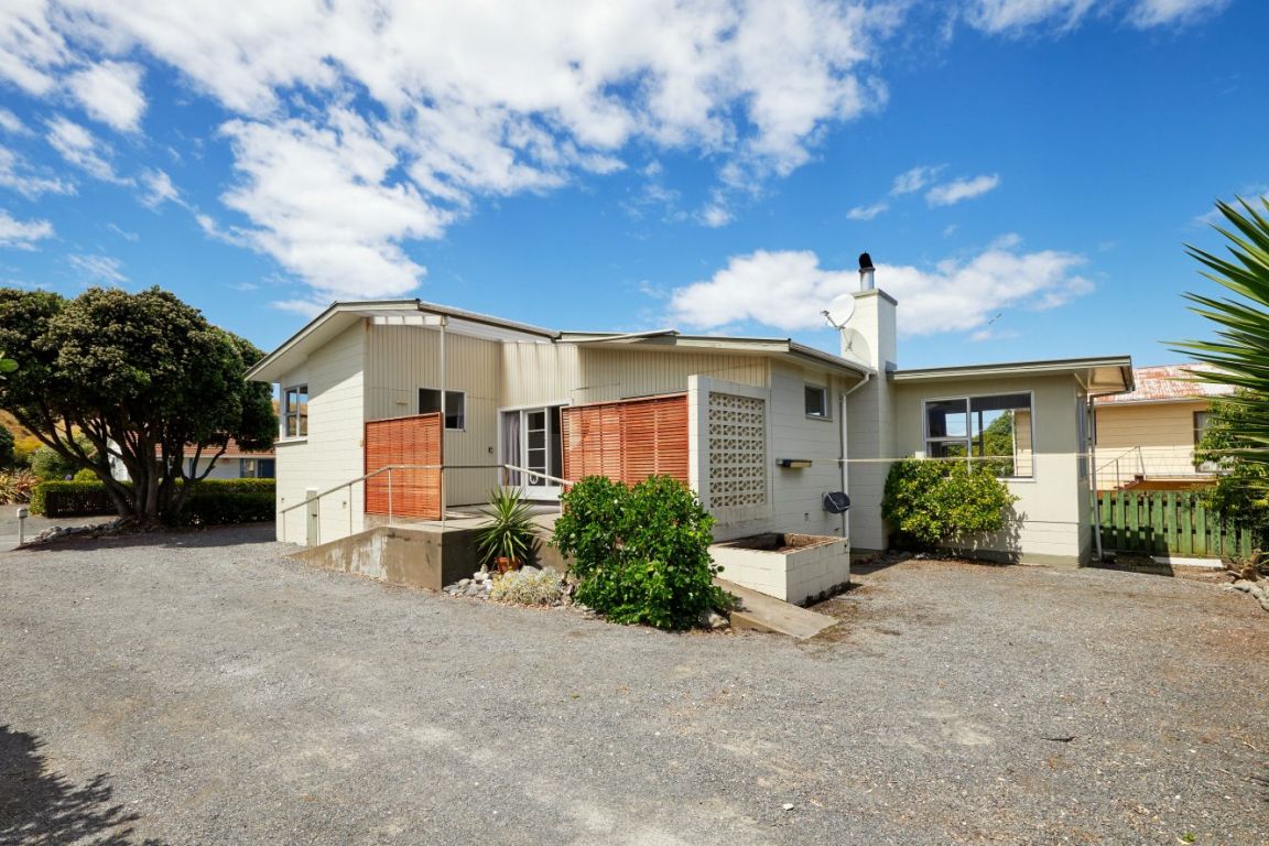 2/2 Weka Road, South Bay, Kaikoura - Carousel 1