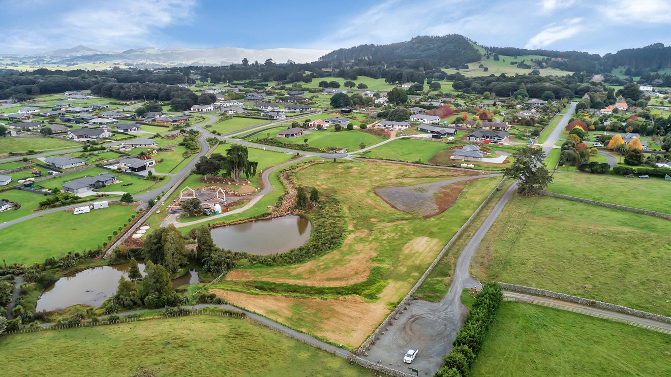16 Keystone Place, Te Kamo, Whangarei - Carousel 2