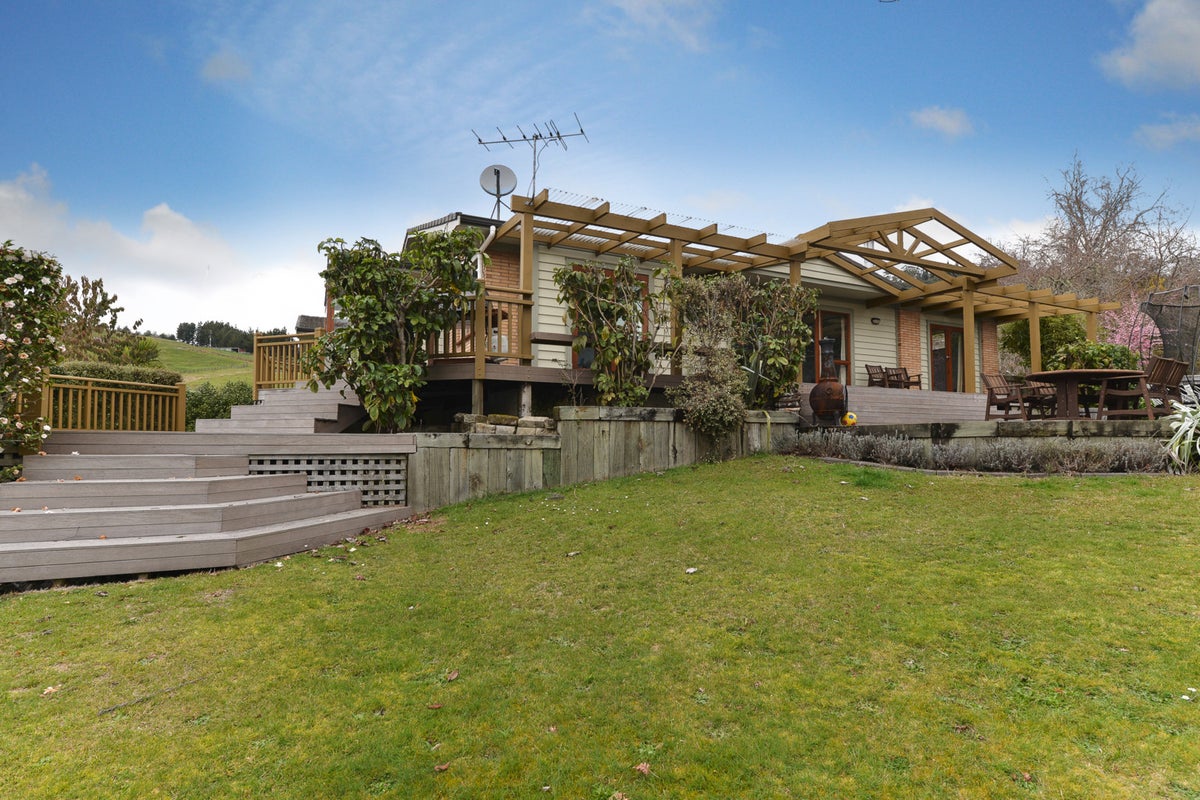 6 Highfield Place, Lynmore, Rotorua - Carousel 2