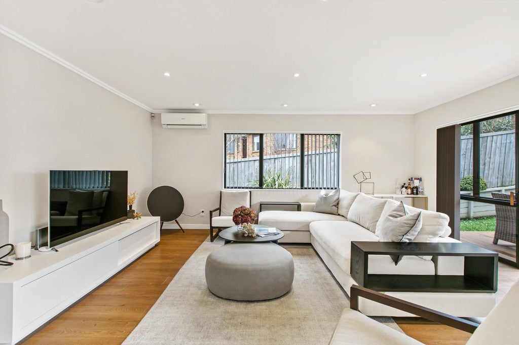 2/75 Gosford Drive, Botany Downs, Auckland - Carousel 2