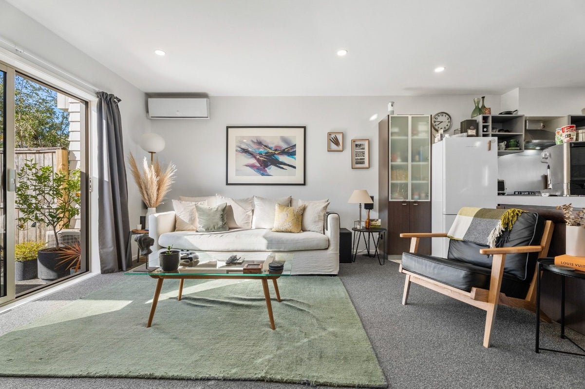 48/21 Hunters Park Drive, Three Kings, Auckland - Carousel 2