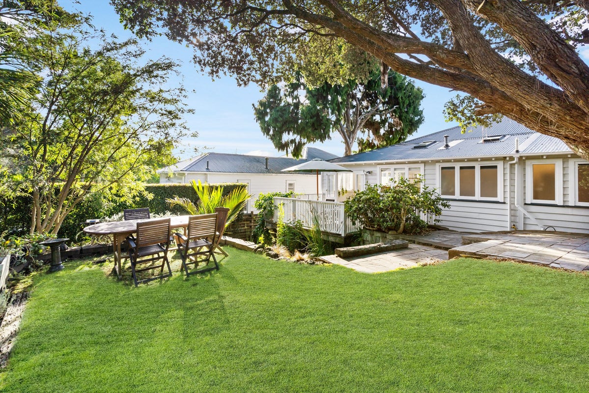 38 Malvern Road, Morningside, Auckland - Carousel 1