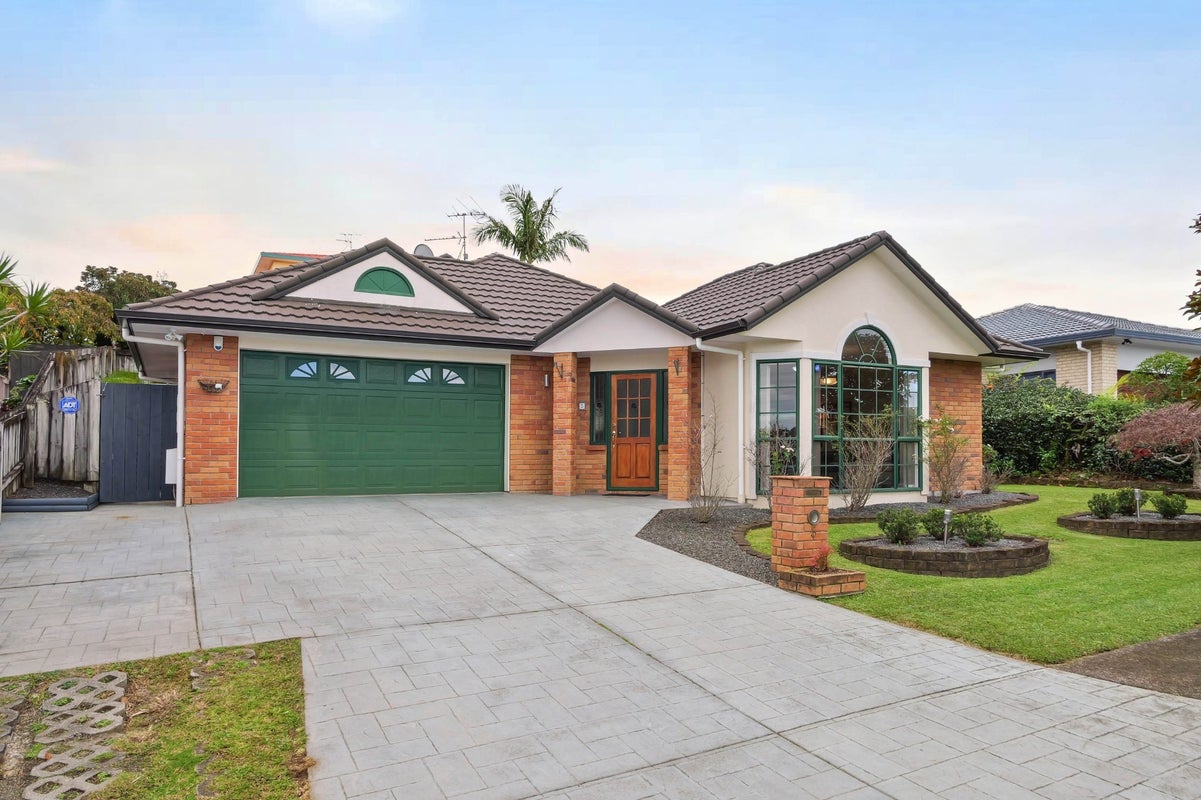5 Hoya Court, Henderson, Auckland - Carousel 1