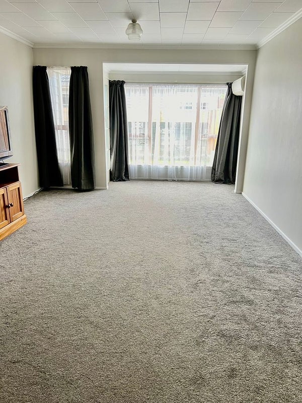 2/30 Whitley Avenue, Ebdentown, Upper Hutt - Carousel 1