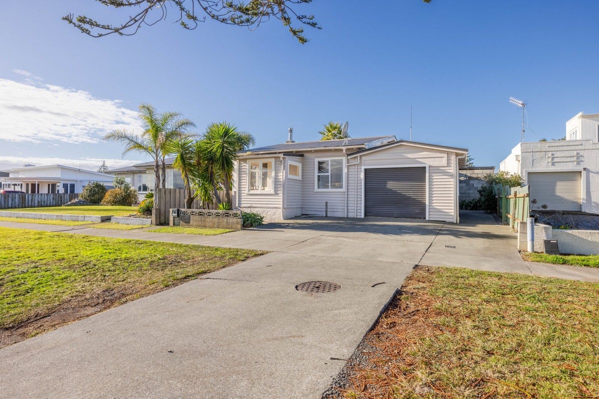 9 Pukeko Place, Westshore, Napier, Hawke's Bay - Carousel 1