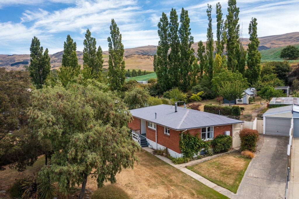 13 Tamblyn Drive, Lake Roxburgh Village, Roxburgh - Carousel 2