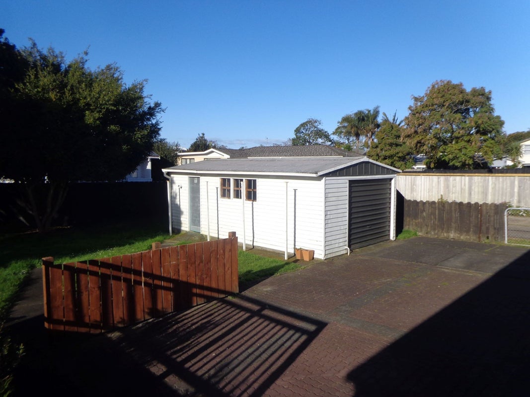 45 Graham Avenue, Te Atatu Peninsula, Auckland - Carousel 15