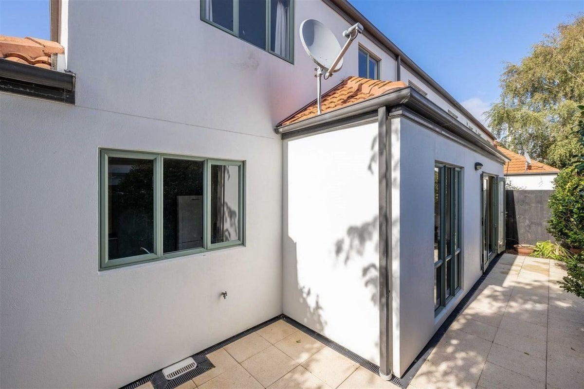 58 Hewitts Road, MERIVALE, CHRISTCHURCH - Carousel 11