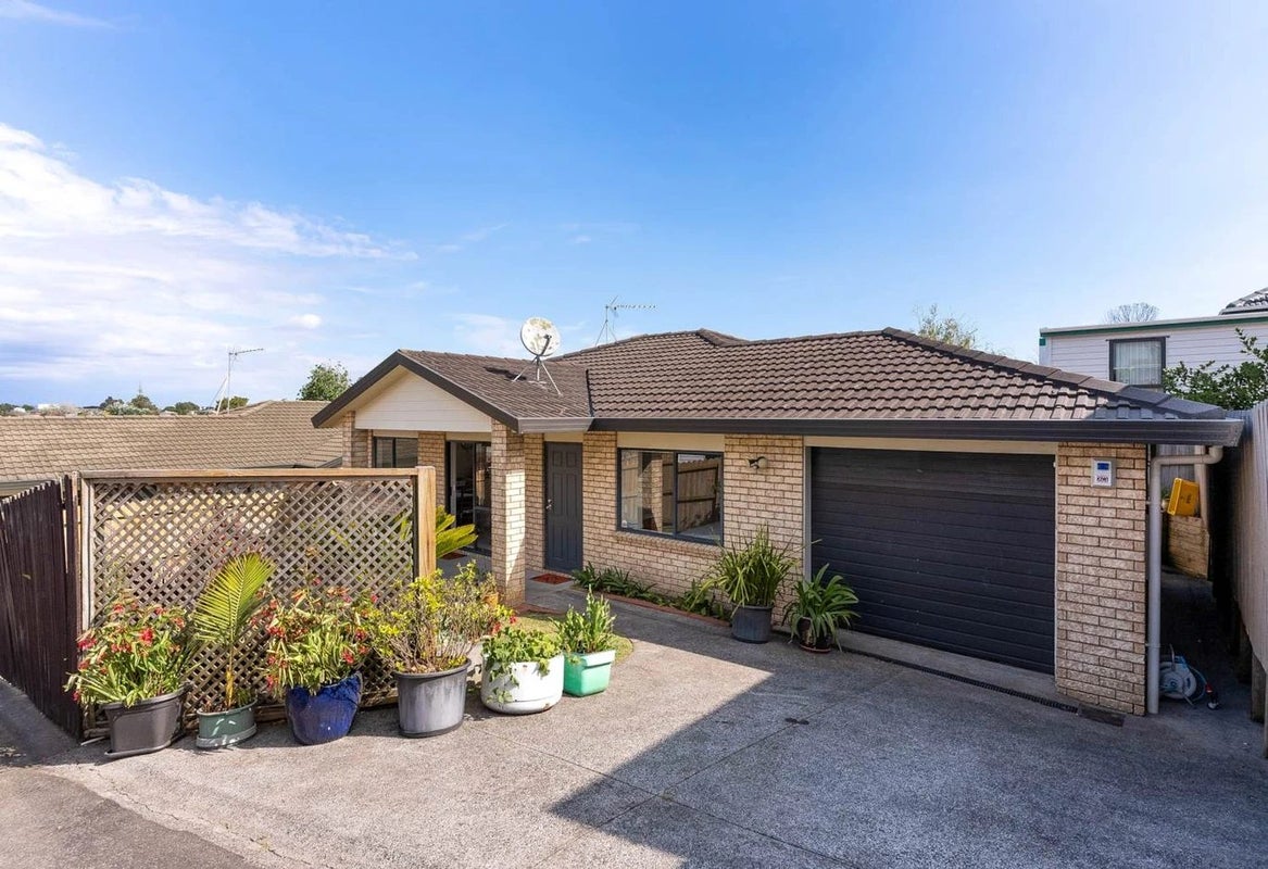 28A Hillcrest Road, Papatoetoe, Auckland - Carousel 1